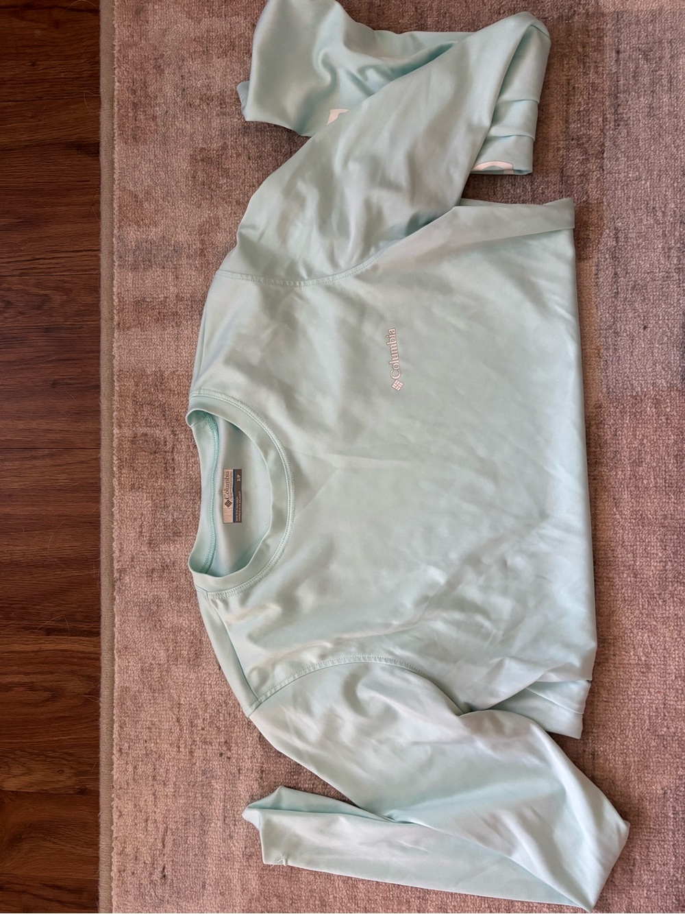 Columbia Women’s Light Aqua Crewneck Sunshirt